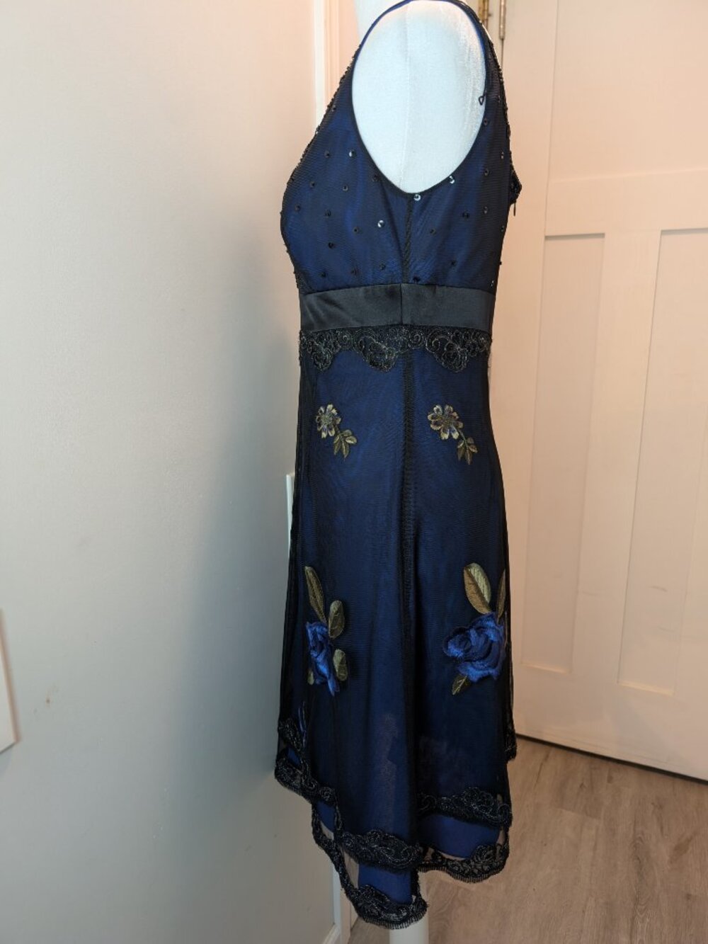 Adrianna Papell Dress Fit & Flare V Neck Empire Waist Black Floral Size 6 - Picture 2 of 10